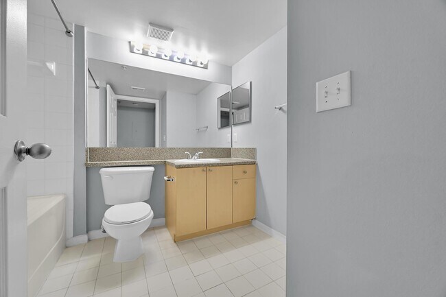 Building Photo - 3620 NW Adriatic Ln
