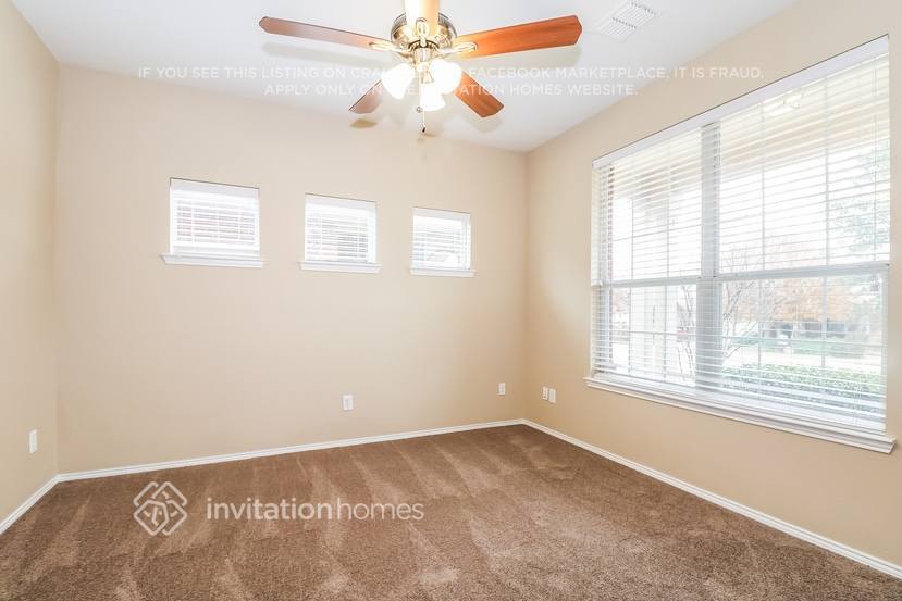 Building Photo - 15713 Landing Creek Ln