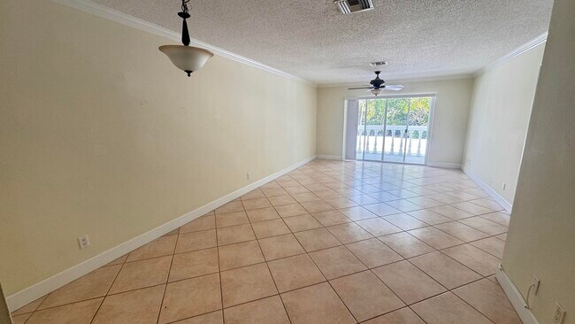 Building Photo - 1727 Jimmy Buffett Mem Hwy