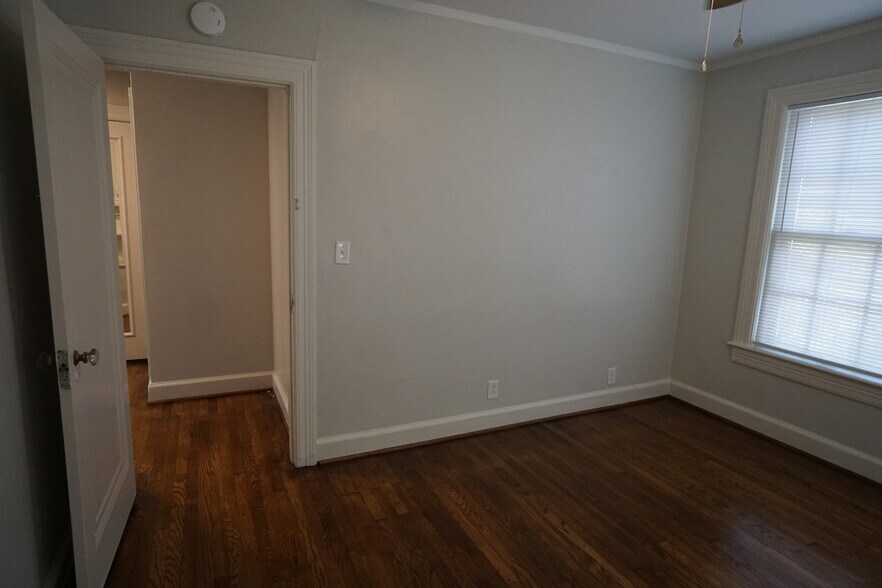 Building Photo - 7223 1st Ave S