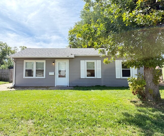 Building Photo - 1001 Hiatt St