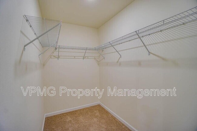 Building Photo - 7104 NE 155th Pl