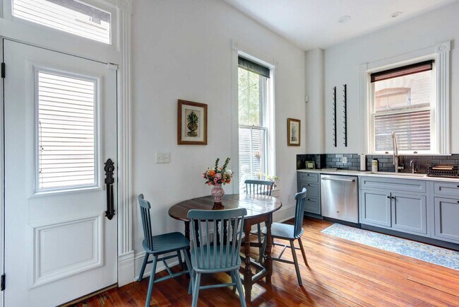 Building Photo - 415 Whitaker St