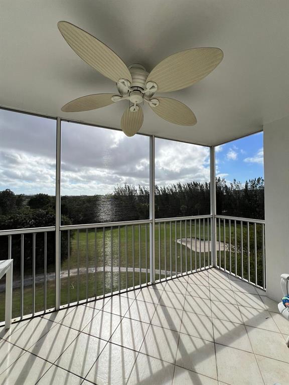 Building Photo - 3150 N Palm Aire Dr