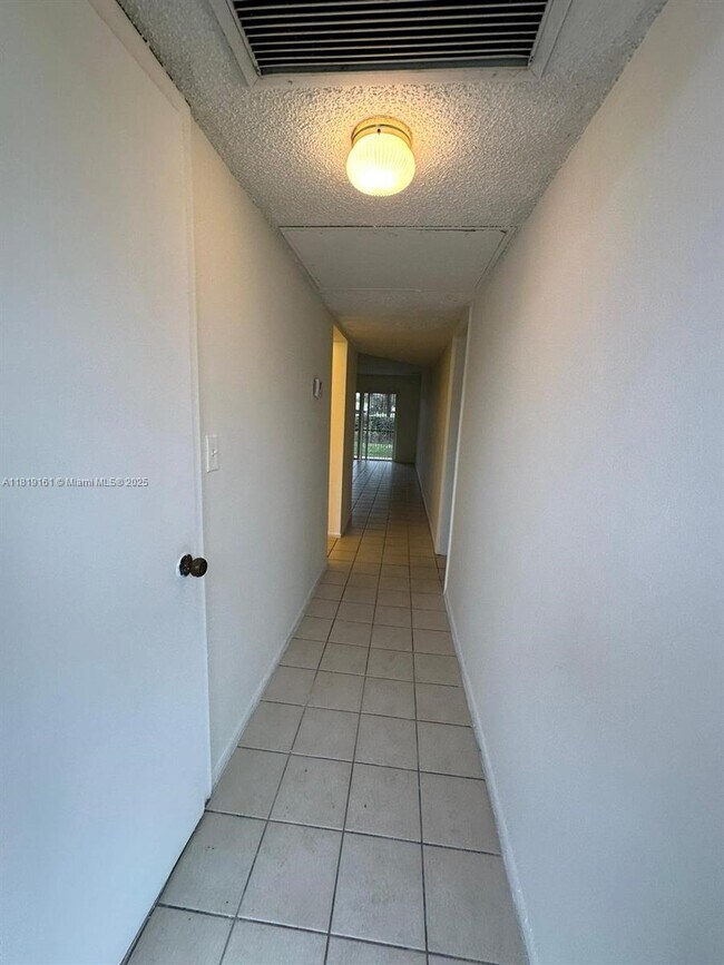 Building Photo - 8000 Fairview Dr