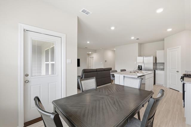 Building Photo - 845 Round Robin Ln