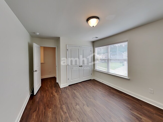 Building Photo - 113 Rivulet Dr