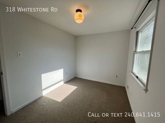 Building Photo - 318 Whitestone Rd