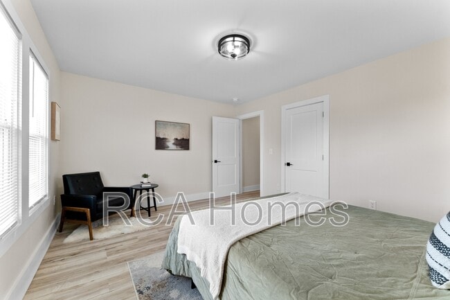 Building Photo - 20 N Gray St