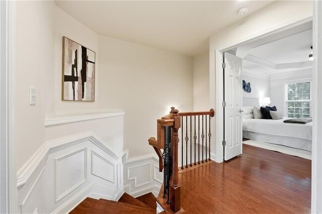 Building Photo - 3655 E Paces Walk