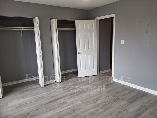 Building Photo - 1115 Crowne Pointe Dr