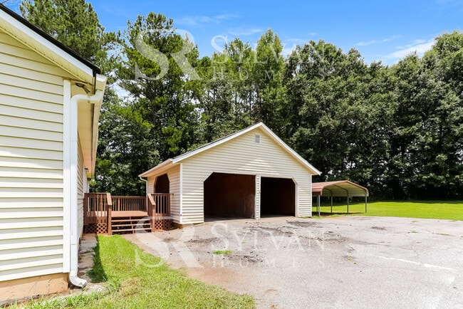 Building Photo - The Lifestyle You Deserve.