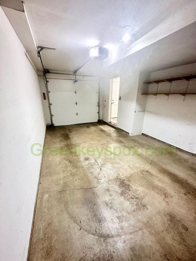 Building Photo - Amazing 2-Bedroom Townhouse with 2.5 Bathrooms, Attached Garage, Private Fenced Patio