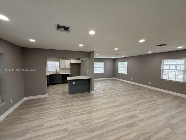 Building Photo - 20570 NW 1st Ct