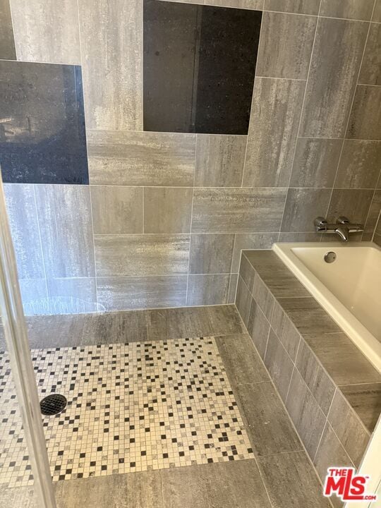 Building Photo - 3785 Wilshire Blvd