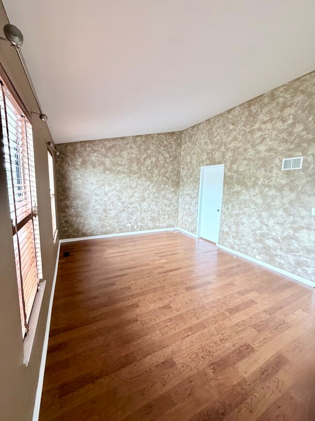 Building Photo - 1120 Keswick Ln