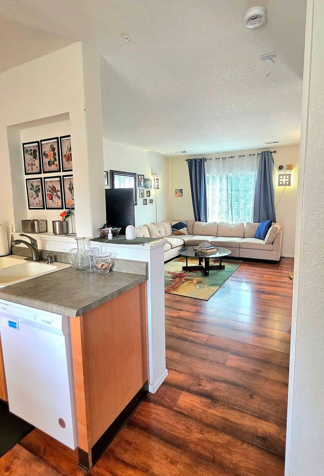 Building Photo - 3 Bedroom Home in Ridgeview at Stetson Hills
