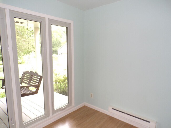 Building Photo - Unique 2 Bed 2.5 Bath Country Home!
