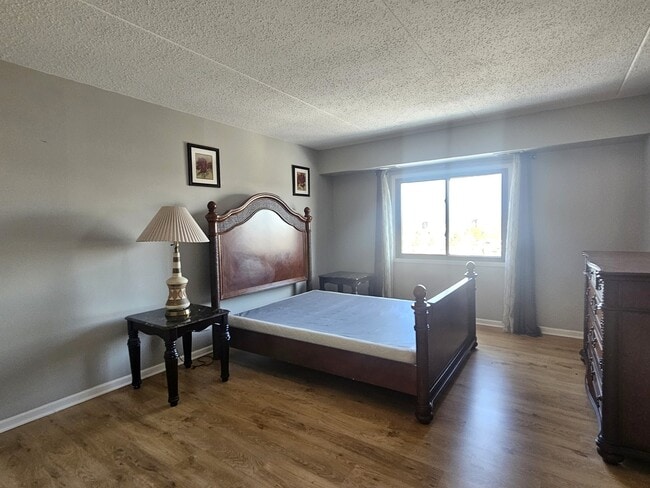 Building Photo - 475 Plum Creek Dr