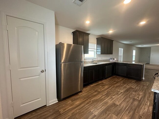 Building Photo - 18300 Speculator Ln