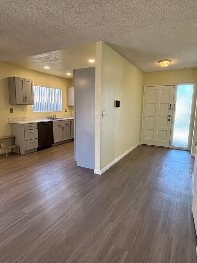 Building Photo - 6065 California Ave