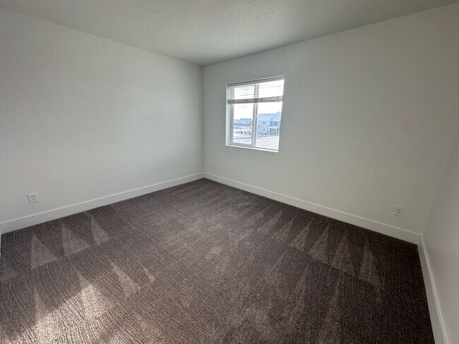 Building Photo - Luxury Townhome available now!