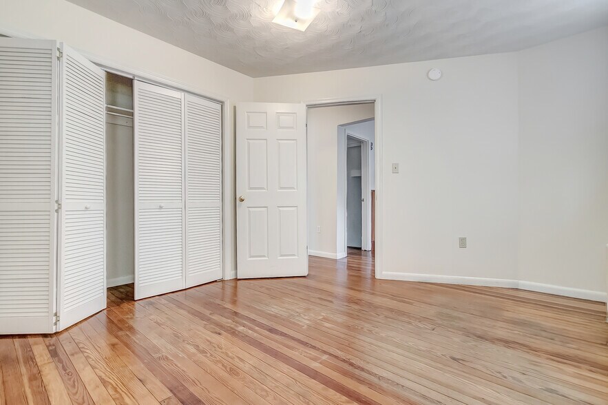 Building Photo - 9038 Rhode Island Ave