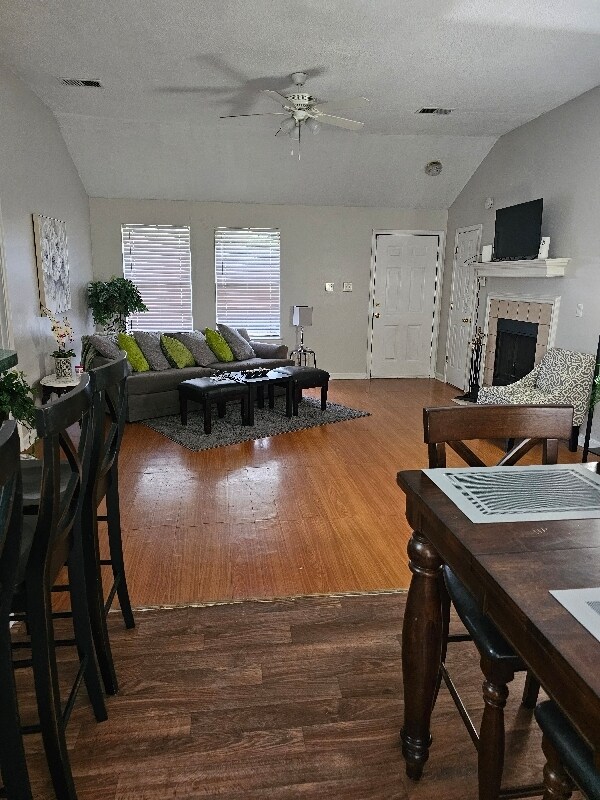 Building Photo - 99 Harmony Dr W