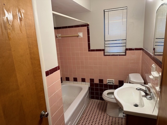 Bathroom - 2283 Rosedale Ave