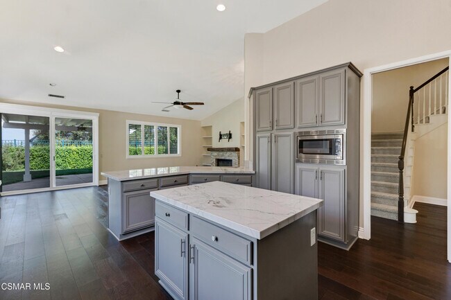 Building Photo - 406 Granite Hills St