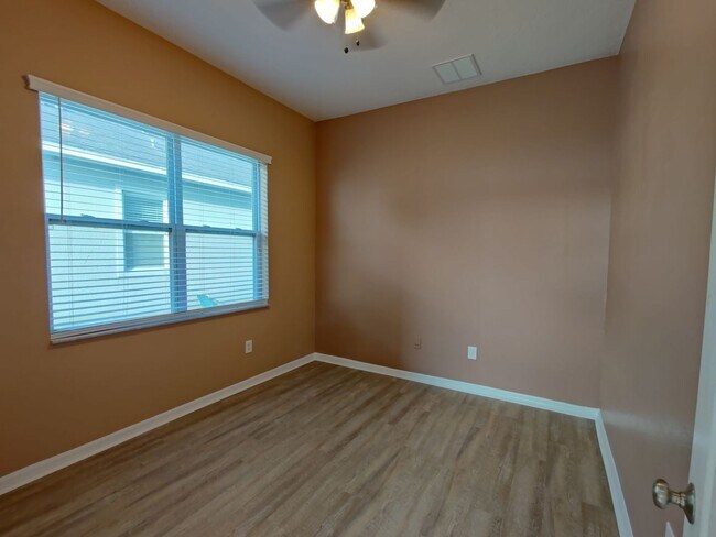 Building Photo - 7801 Seafield Ln