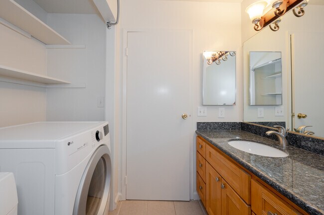 Building Photo - 1034 Shoal Dr