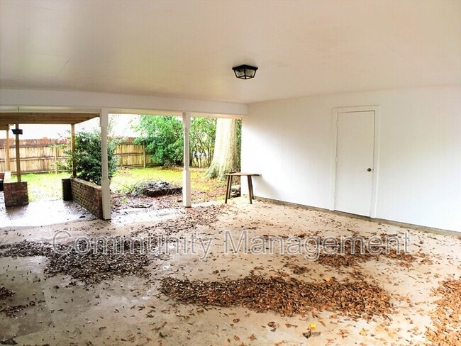 Building Photo - 1185 Bayou Paul Ln