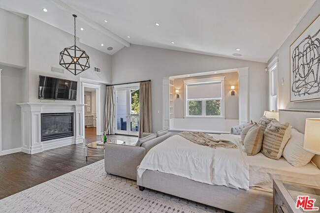 Building Photo - 14917 Valley Vista Blvd