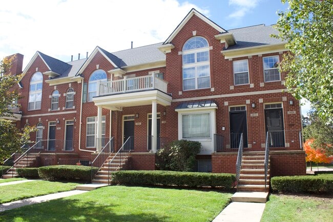 Front - 1478 Ashford Ct