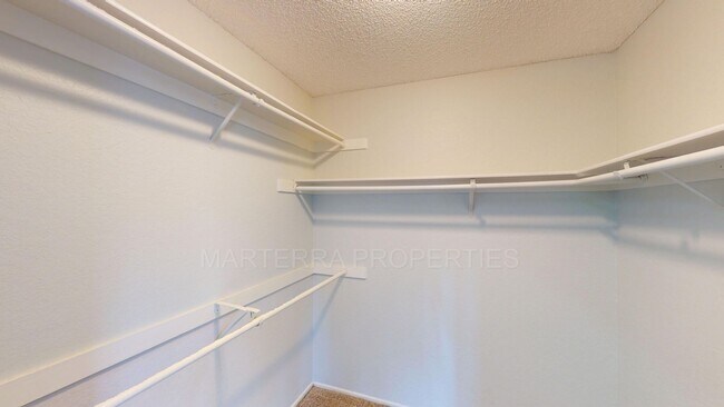 Building Photo - Beautiful 2 Primary Bedroom in Turtle Rock...