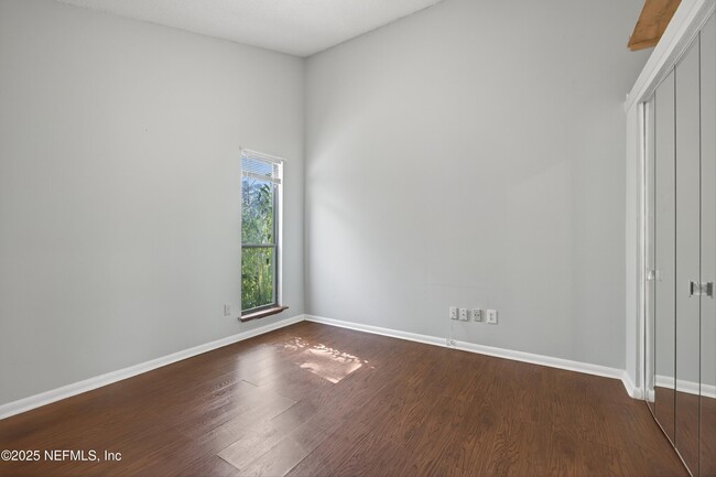Building Photo - 10711 Whispering Woods Pl