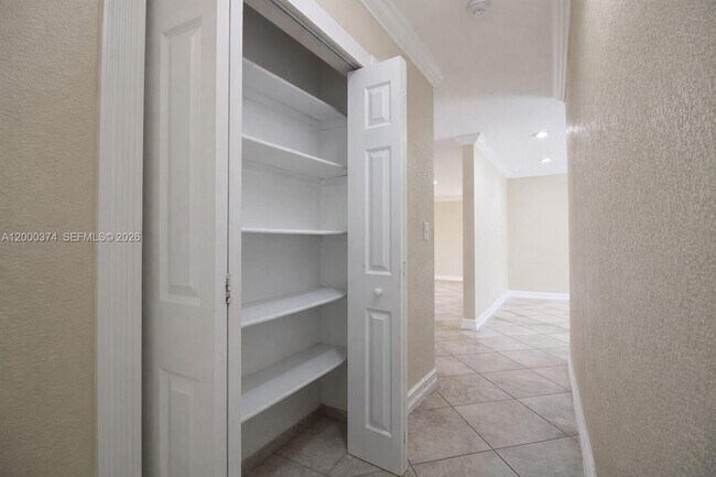 Building Photo - 6331 SW 94th Ave