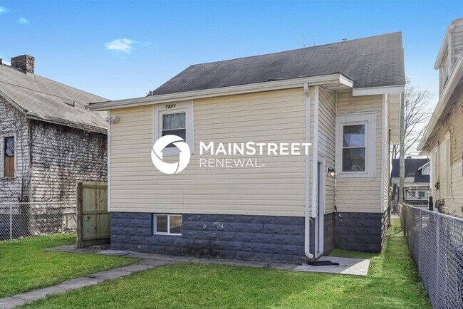 Building Photo - 4 Bedroom Pet-Friendly Home in Louisville, KY with Main Street Renewal