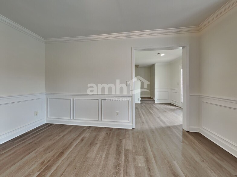 Building Photo - 5622 Falls Ridge Ln