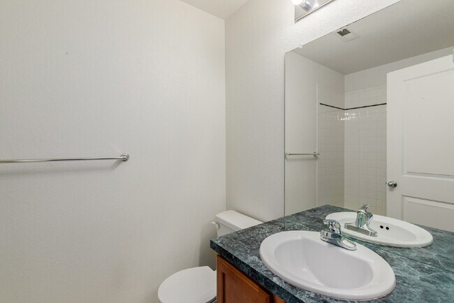 Building Photo - 418 S Reed Ct