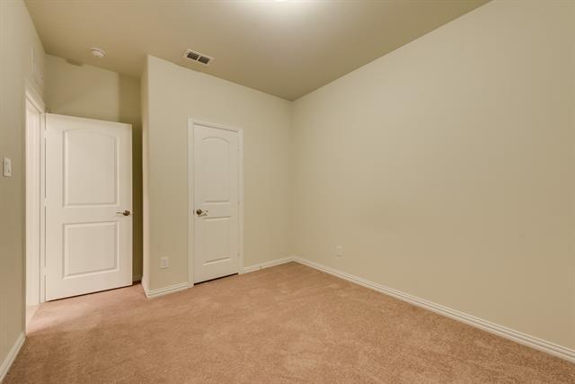 Building Photo - 6812 Lighthouse Ln