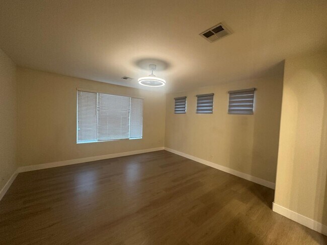 Building Photo - 45811 Honeysuckle Ct