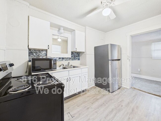 Building Photo - 4028 E 68th Terrace