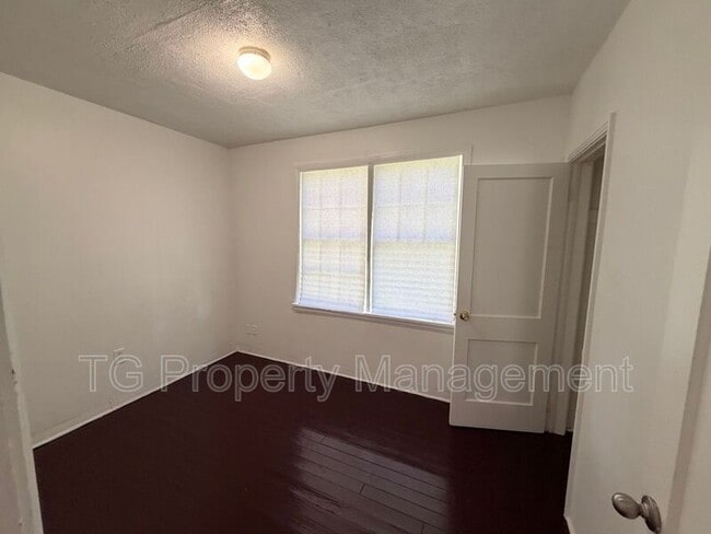 Building Photo - 6031 Transylvania Ave