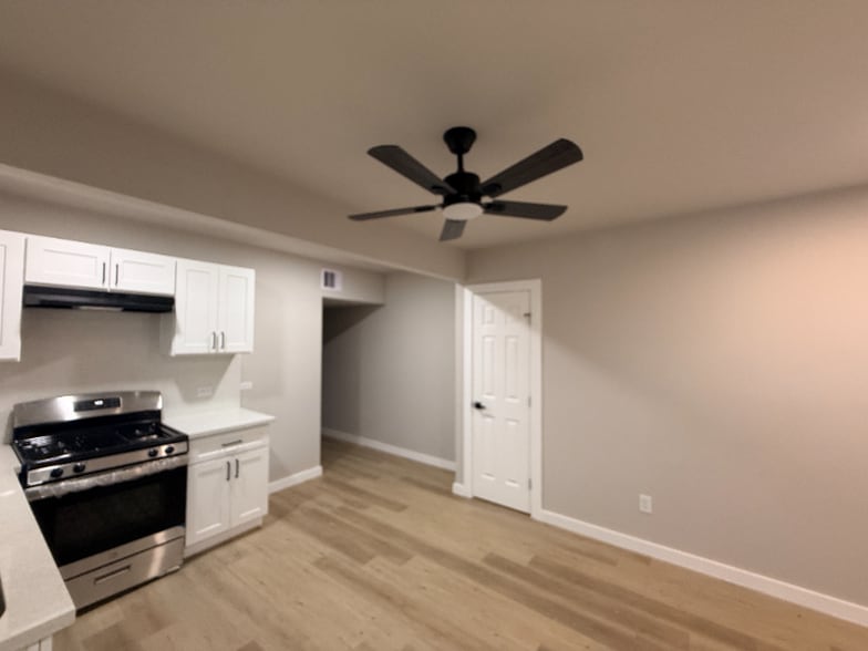 Building Photo - 5238 Pease St