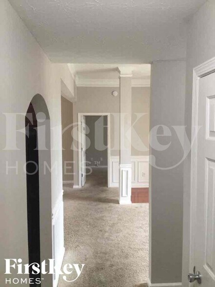 Building Photo - 50 Greenway Dr
