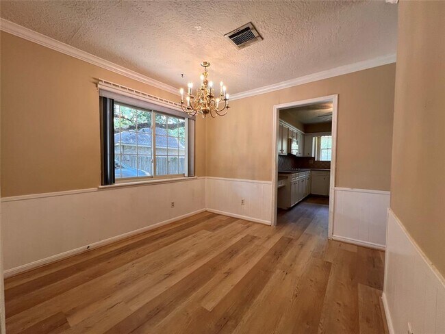 Building Photo - 8210 Hollyleaf Dr