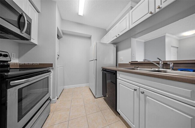 Building Photo - 17125 N Bay Rd