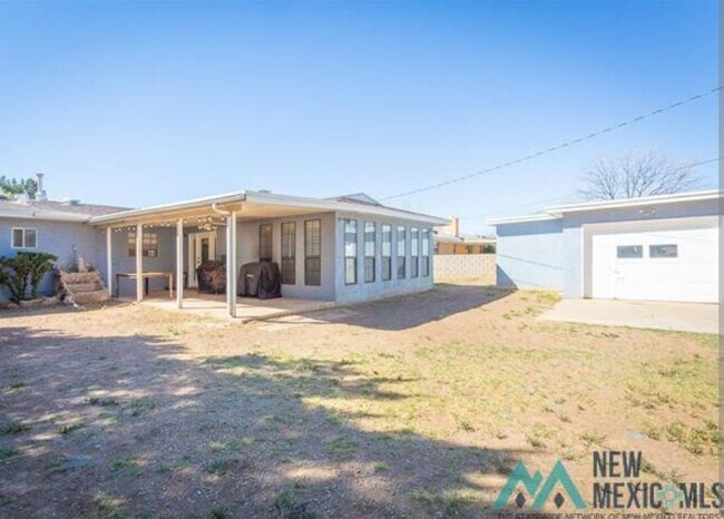 Building Photo - 1403 W Bonita Dr